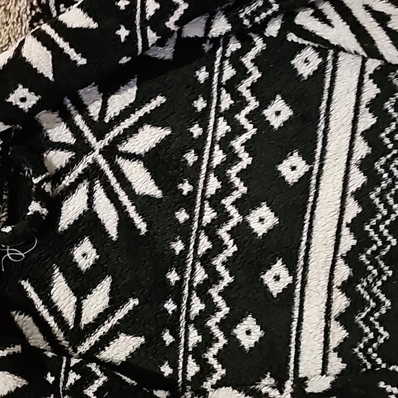 STUNNING VS PINK SNOWFLAKE CHRISTMAS ROBE - Picture 6 of 8